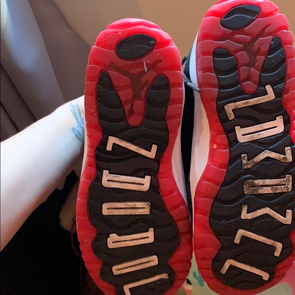 Kids Jordan’s - Picture 4 of 5